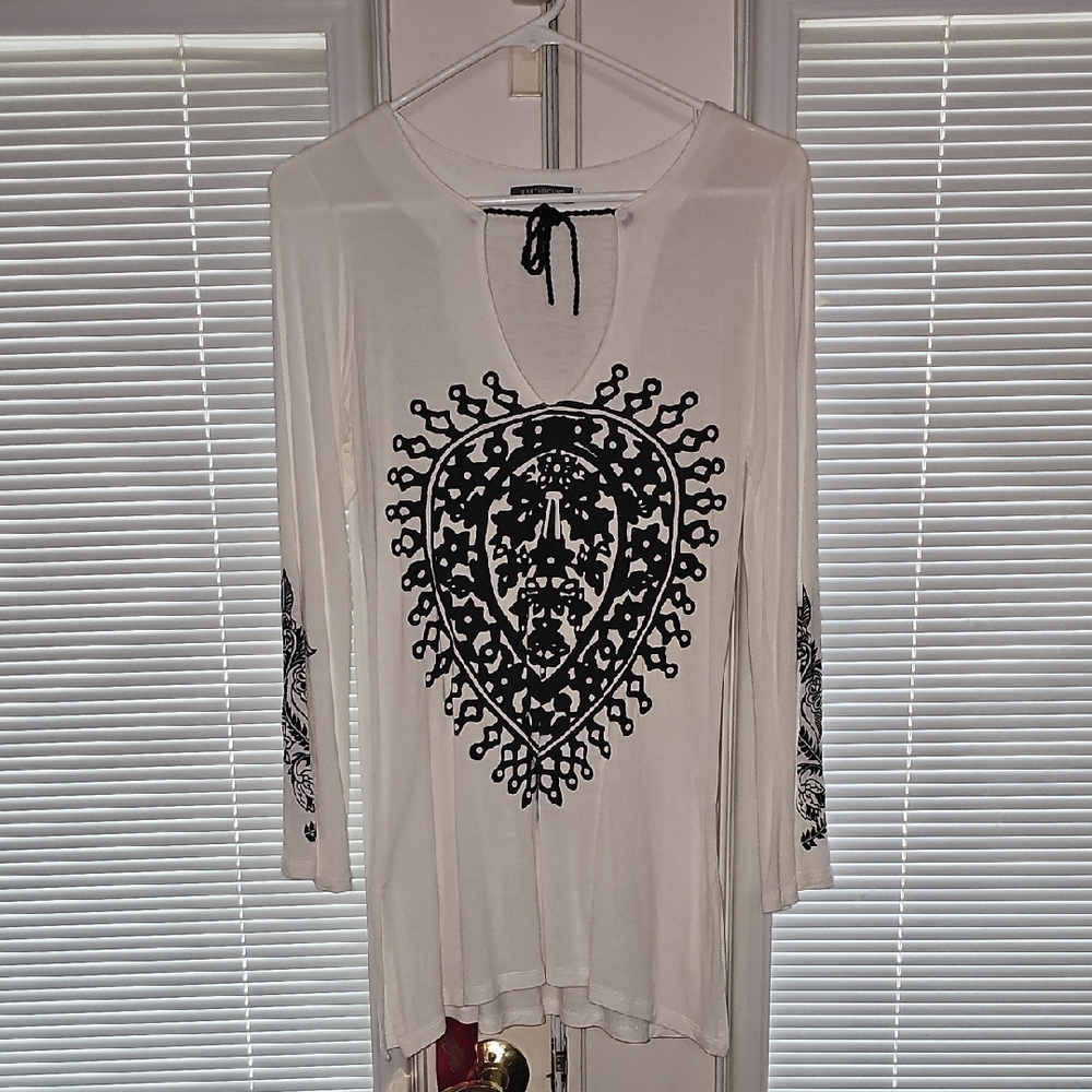 EARTHBOUND Black and White Top